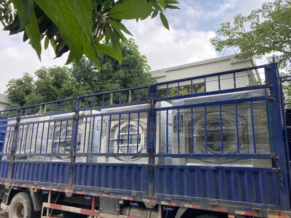 廣州工業(yè)小型洗衣機(jī)XGQG-100F破解大型酒店洗滌難題：三層不銹鋼+變頻技術(shù)，洗凈度高磨損低成本降30%